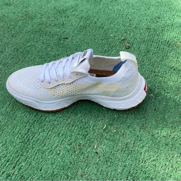 Vans UltraRange VR3 Skate Shoes Sneakers True White VN0A4BXBW00 WOMEN SZ 5 US - Picture 3 of 8